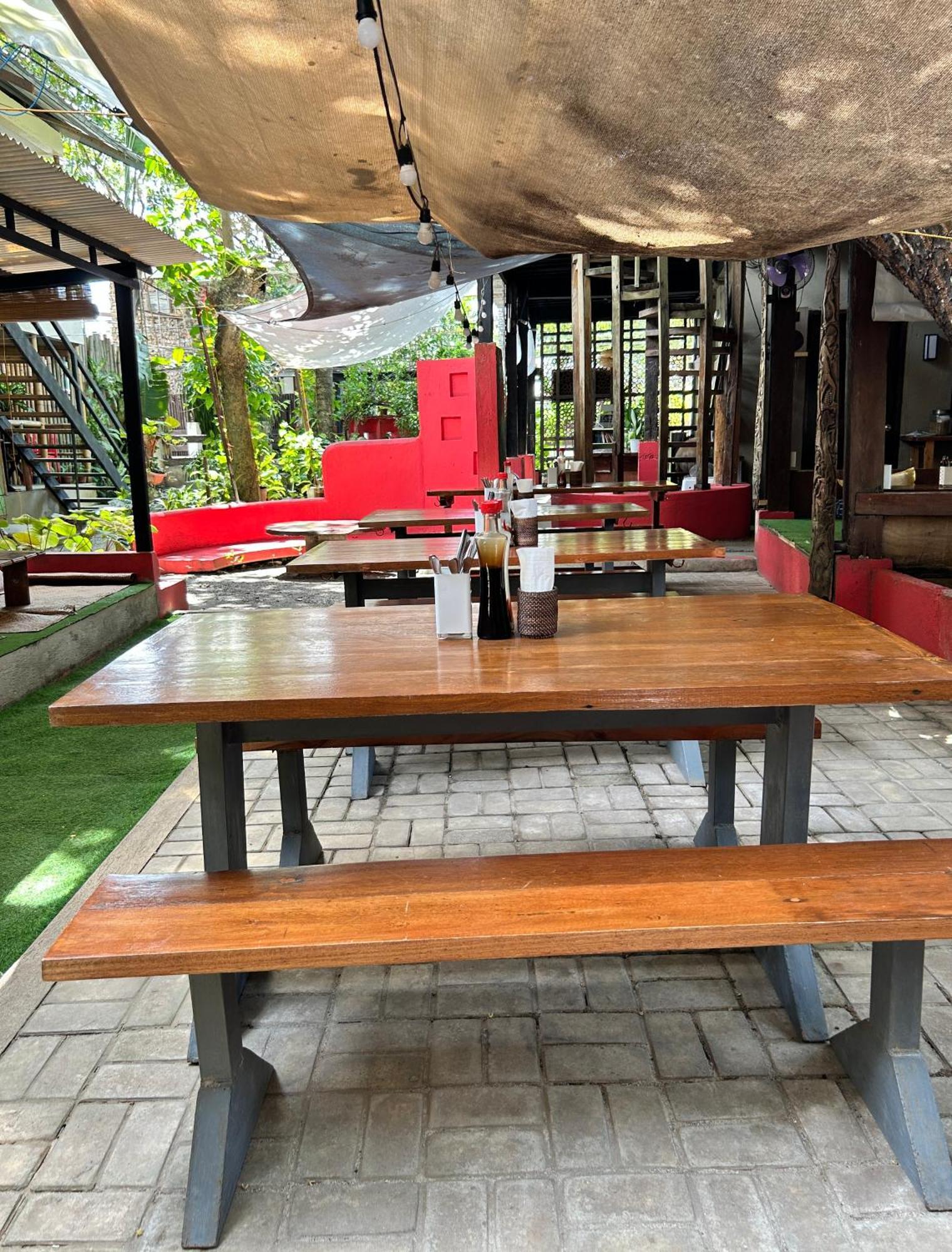 Lazy Dog Bed & Breakfast Balabag  Luaran gambar