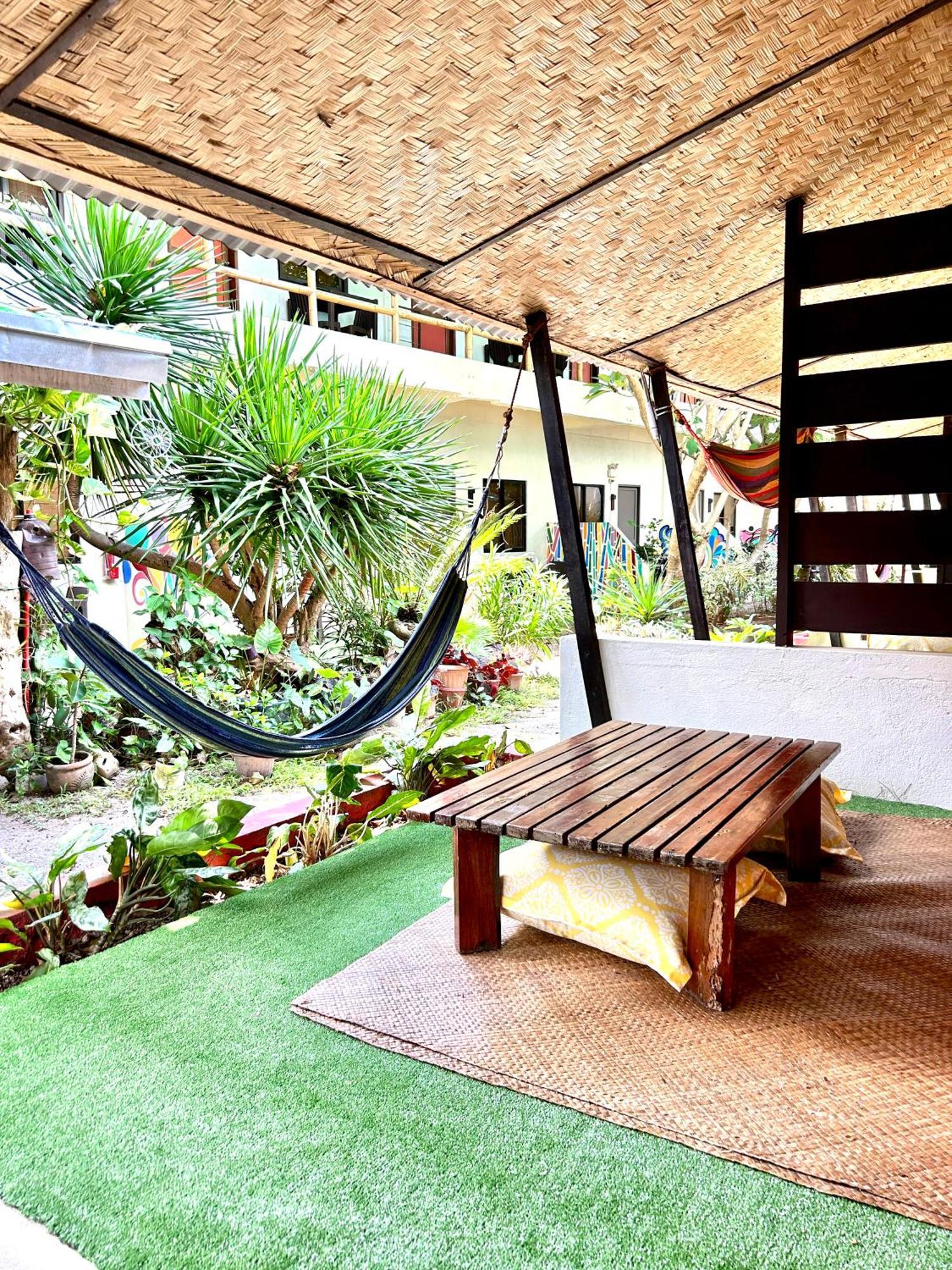 Lazy Dog Bed & Breakfast Balabag  Luaran gambar