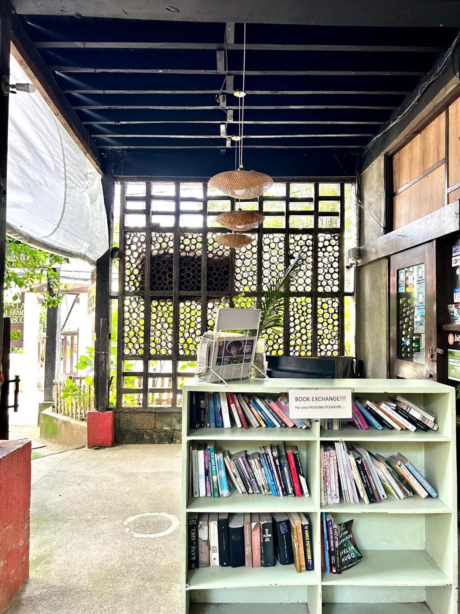 Lazy Dog Bed & Breakfast Balabag  Luaran gambar