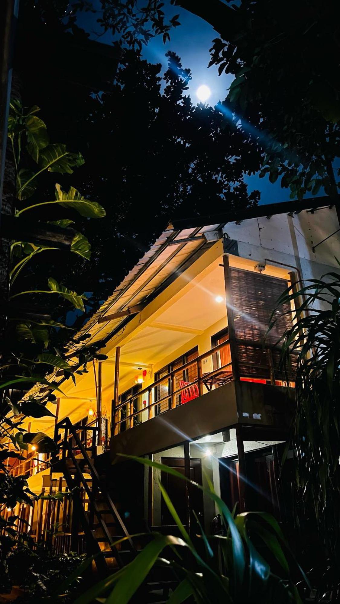 Lazy Dog Bed & Breakfast Balabag  Luaran gambar