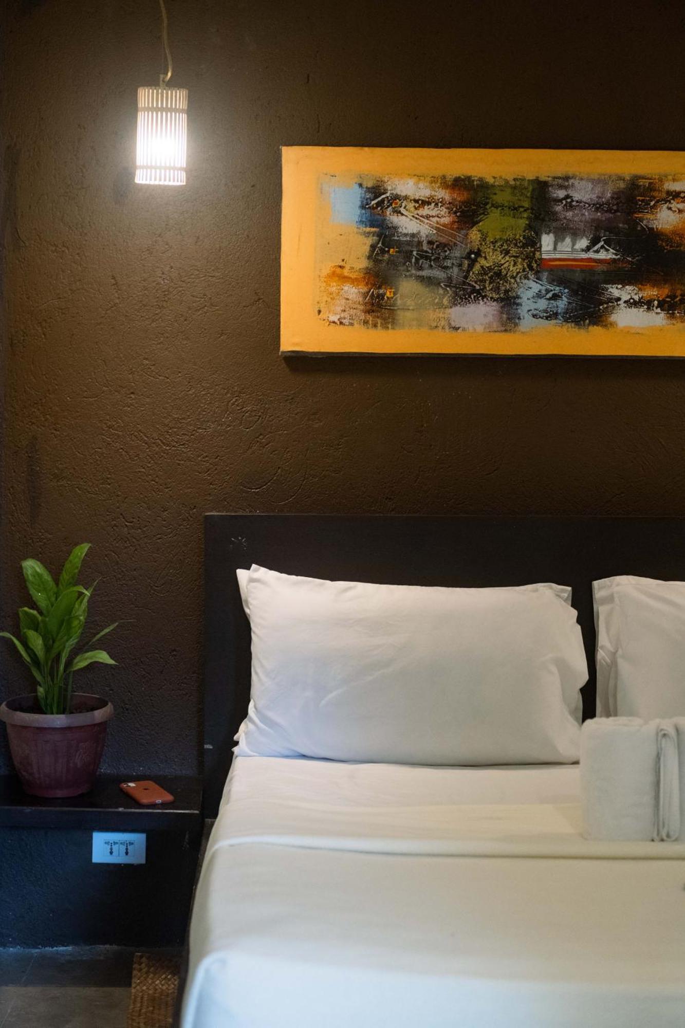 Lazy Dog Bed & Breakfast Balabag  Luaran gambar