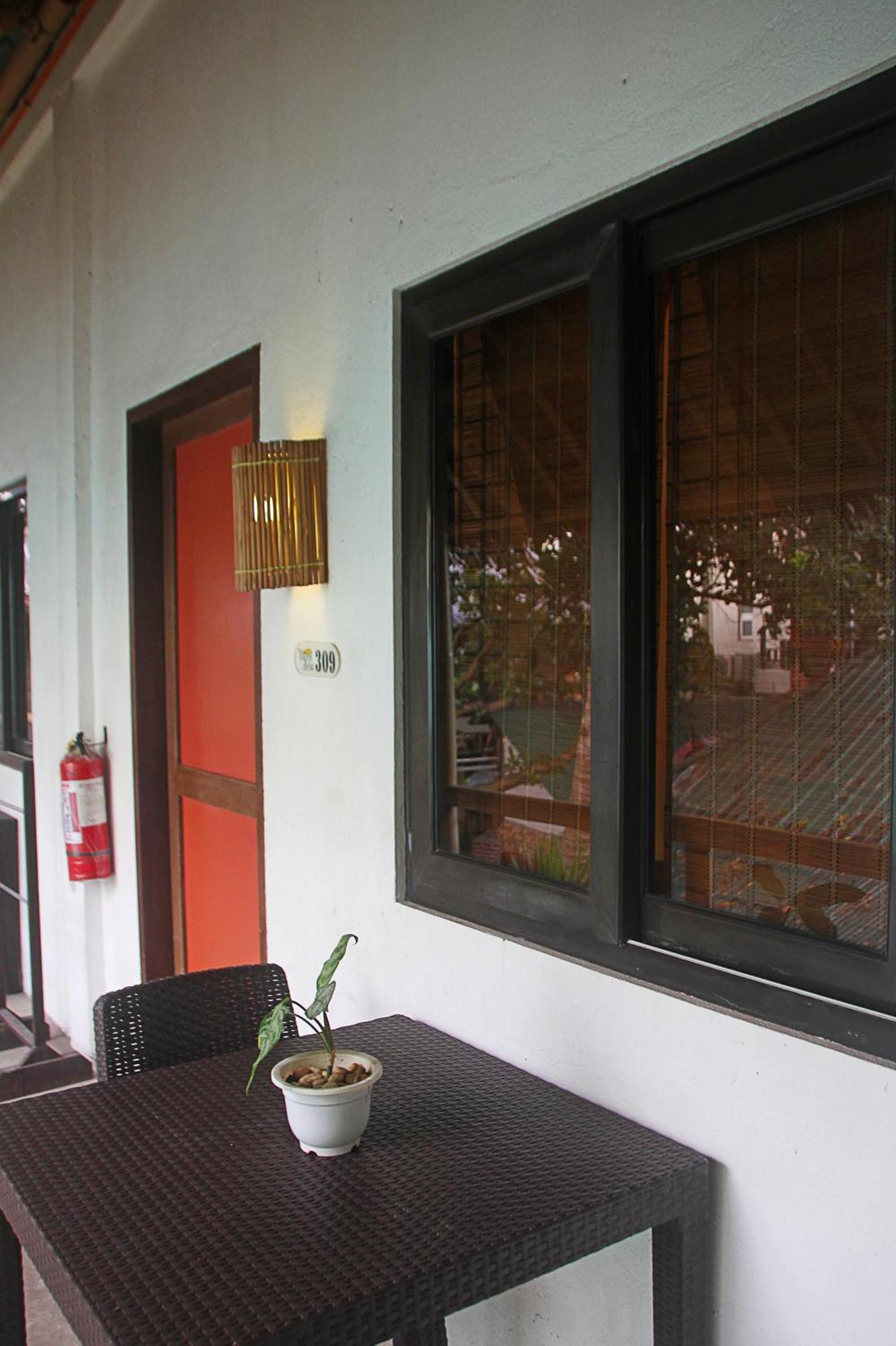 Lazy Dog Bed & Breakfast Balabag  Luaran gambar