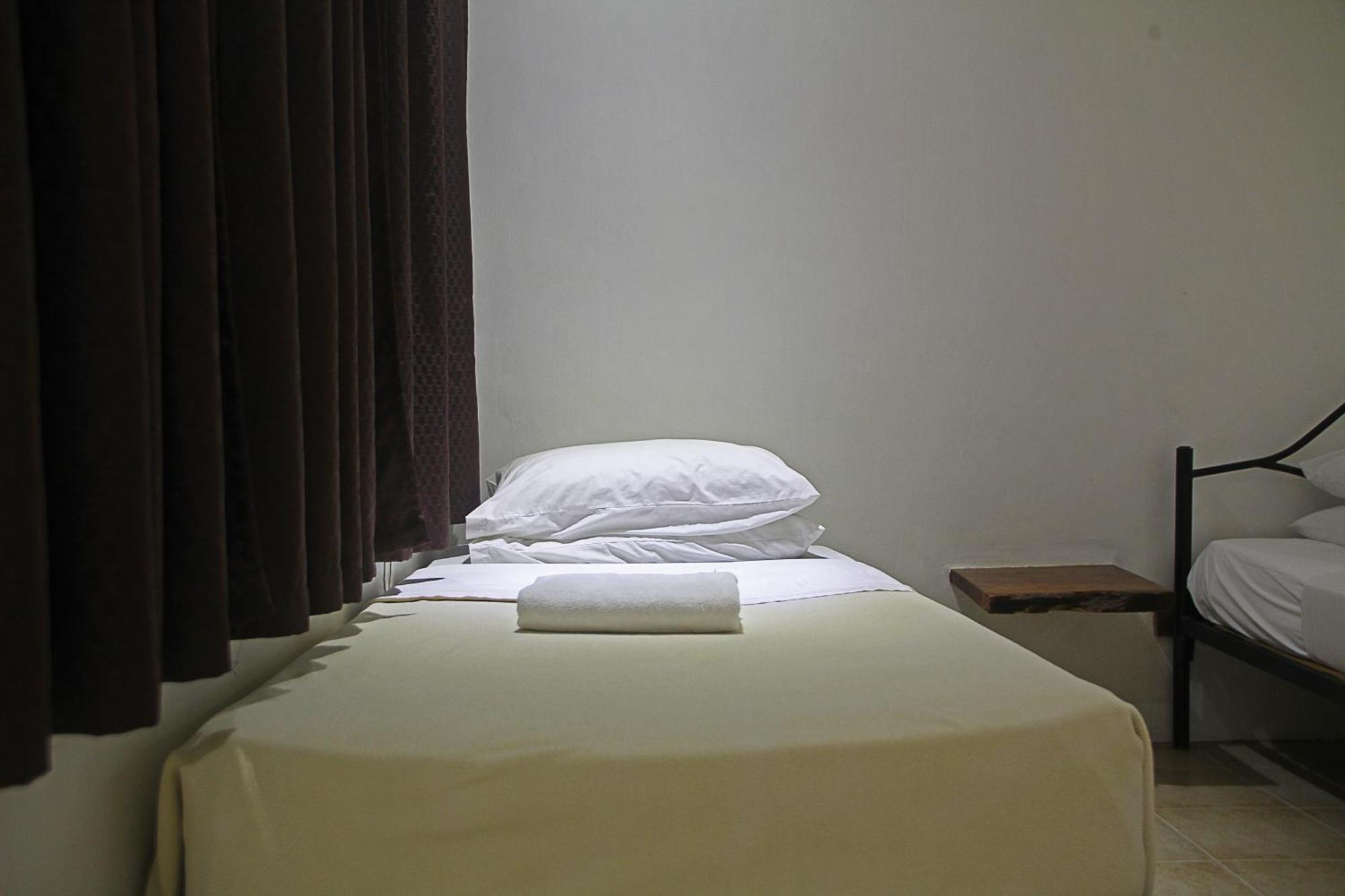Lazy Dog Bed & Breakfast Balabag  Luaran gambar