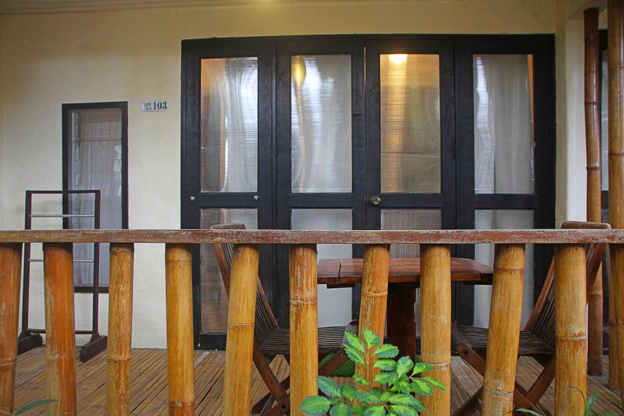 Lazy Dog Bed & Breakfast Balabag  Luaran gambar