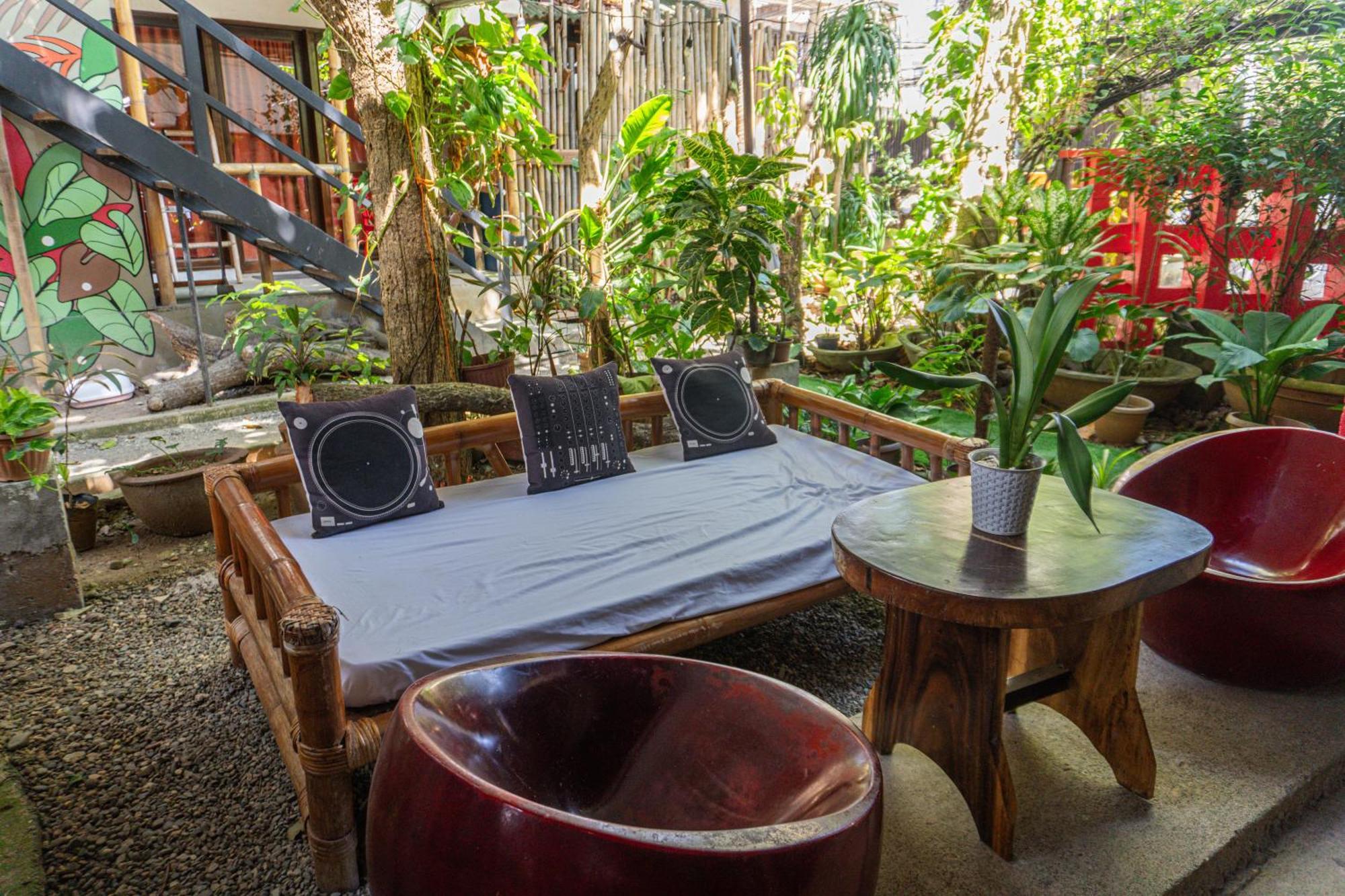Lazy Dog Bed & Breakfast Balabag  Luaran gambar