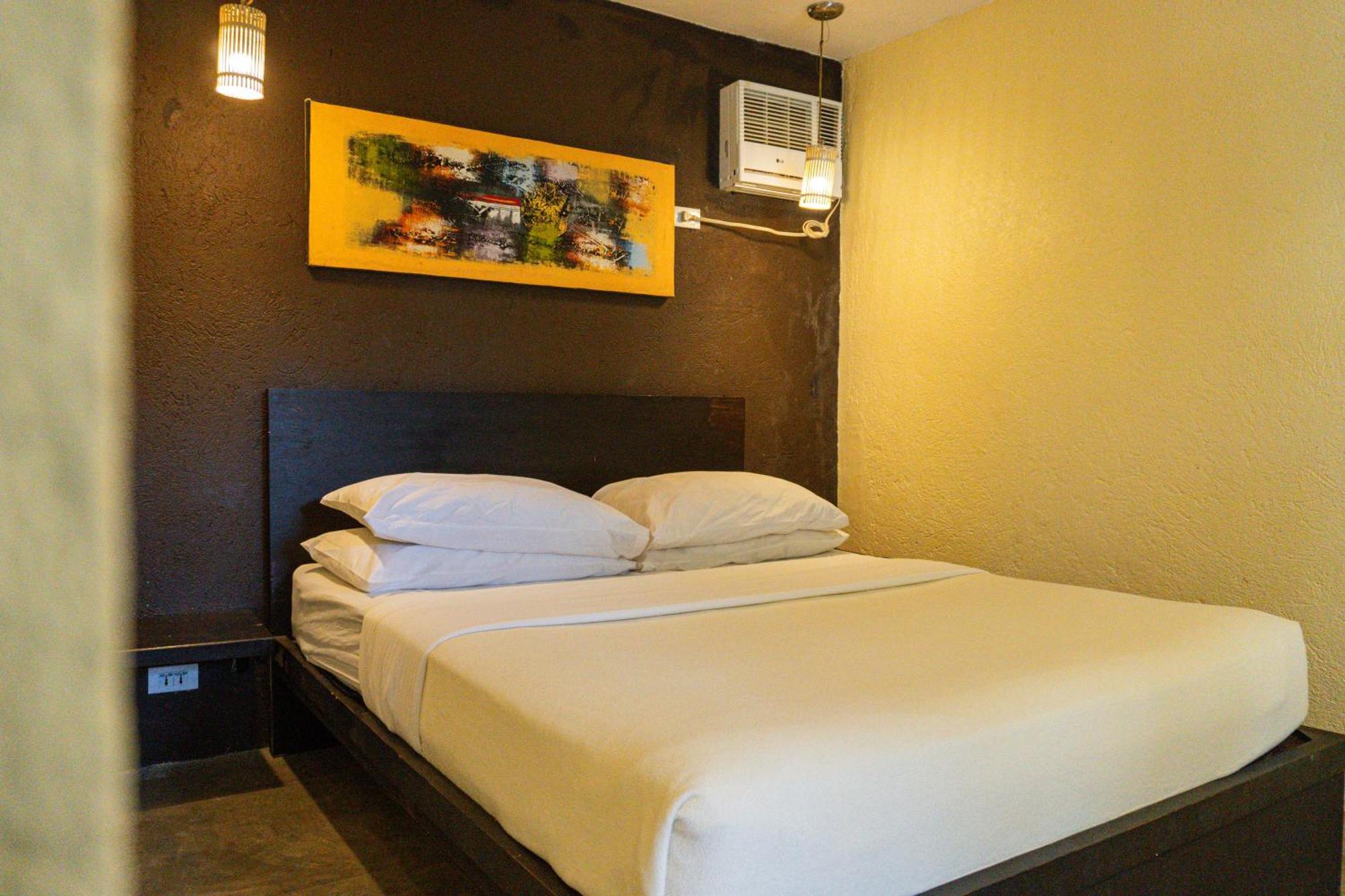 Lazy Dog Bed & Breakfast Balabag  Luaran gambar