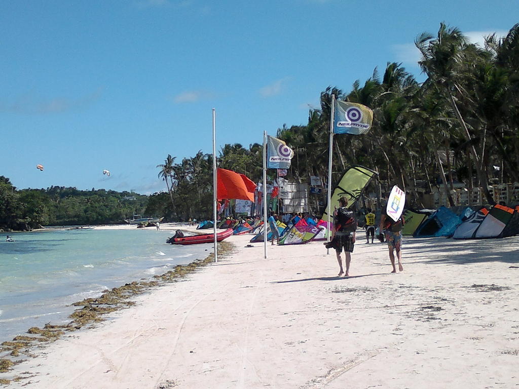 Lazy Dog Bed & Breakfast Balabag  Luaran gambar
